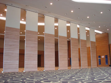 Tường trượt âm thanh di chuyển sàn gấp đến trần phân vùng tường cho hội trường