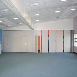 Trang trí hiện đại di chuyển bức tường phân vùng văn phòng treo theo dõi trên trần nhà
