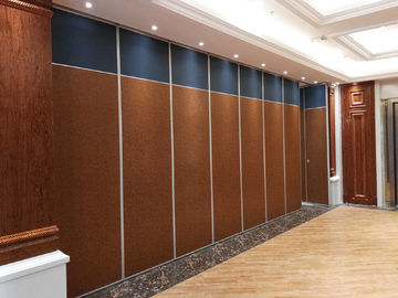 Phòng tiệc hội trường sàn tường phân vùng âm tường với hệ thống trần dày 65mm