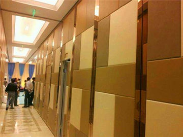 Malaysia Acoustic Folding Phòng gỗ Divider Sliding Di chuyển phân vùng có thể vận hành Tường cho phòng tiệc