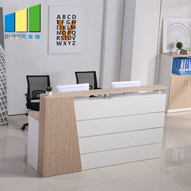 Bàn tiếp tân văn phòng bằng gỗ / Ghế văn phòng dạng lưới thoải mái