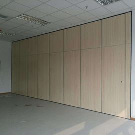 Trang trí văn phòng Di chuyển vách ngăn gỗ gấp cho hội trường đa chức năng