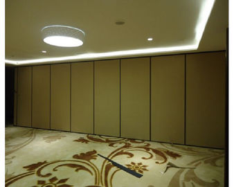 Acoustic Folding Phòng tiệc cao Trượt gỗ Di chuyển phân vùng có thể di chuyển Tường cho khách sạn
