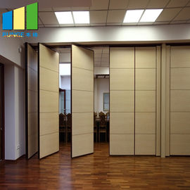 Văn phòng nội thất hiện đại Di chuyển tường phân vùng có thể vận hành với hệ thống theo dõi bị đình chỉ