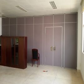 Tường phân vùng gấp di động bán tự động cho phòng họp văn phòng