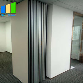 Bộ phận trượt gấp EBUNGE Tường di động Bộ chia không gian bằng gỗ MDF Kết thúc cho phòng họp văn phòng