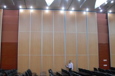 Folding Movable Walls Gỗ Đối với Phòng Hội nghị Hệ thống Treo Top