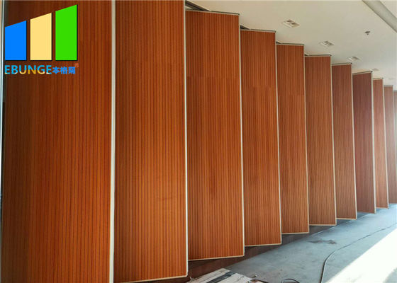 Các giải pháp tùy chỉnh Accordion Bức tường phân vùng Tăng bền Bức tường phân vùng gấp cho phòng tiệc khách sạn