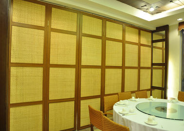 Khung kính bằng gỗ, cửa trượt gỗ khách hàng có tài liệu riêng